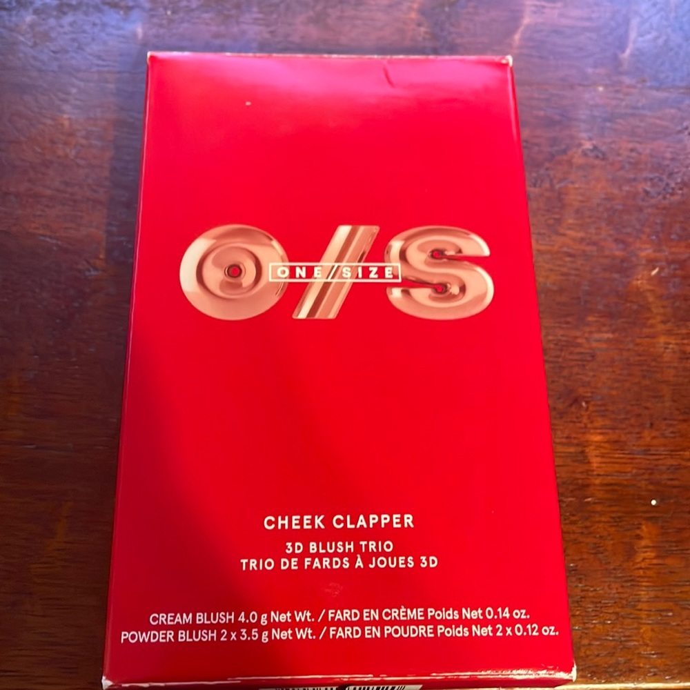 One Size Cheek Clapper 3d Blush Trio in Freaky Peach